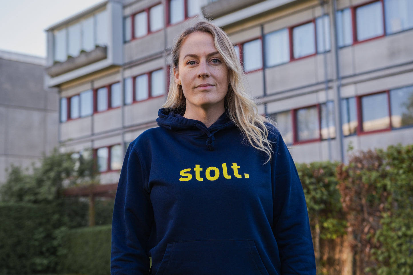 Hoodie: stolt.