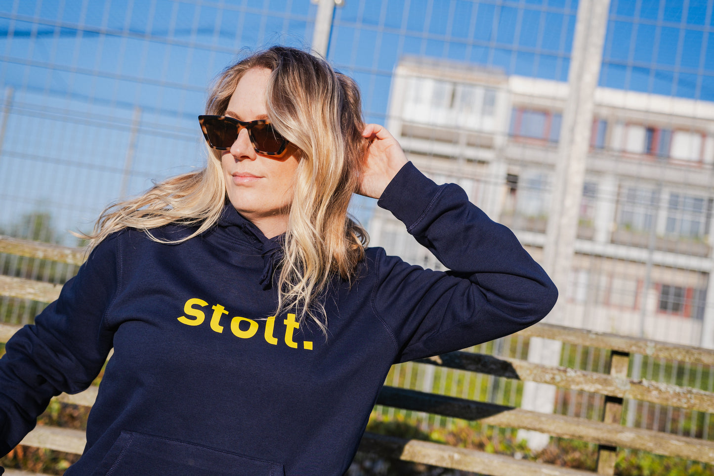 Hoodie: stolt.