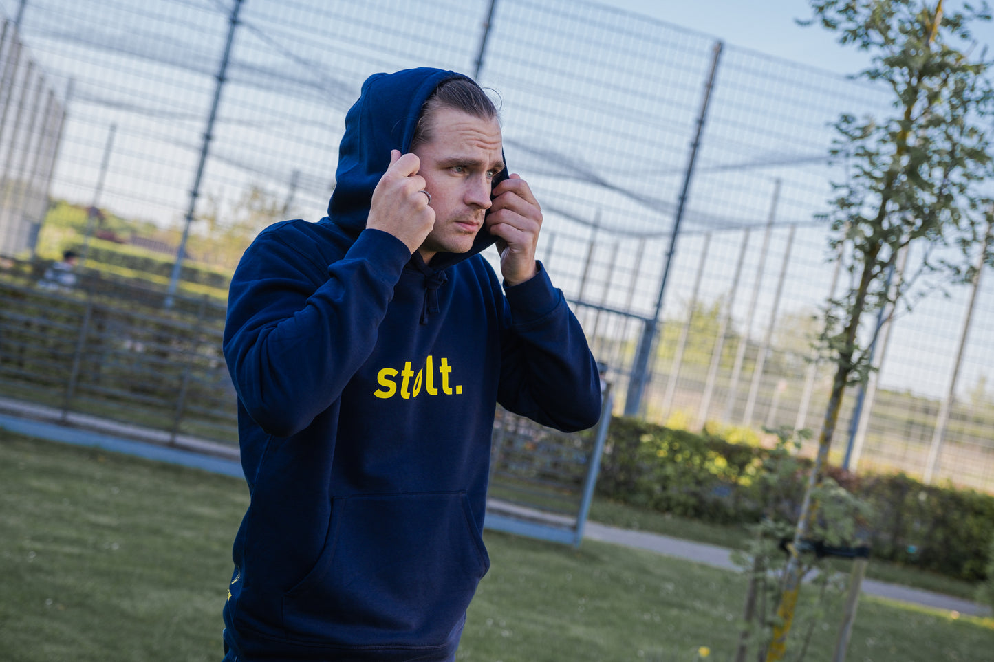 Hoodie: stolt.